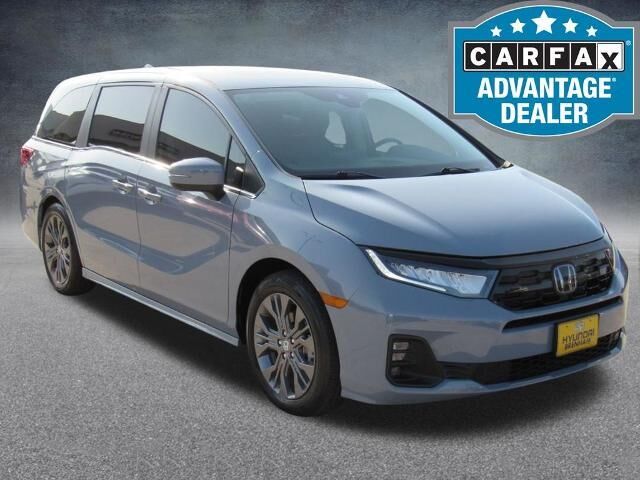 2025 Honda Odyssey Touring — photo 1 of 13