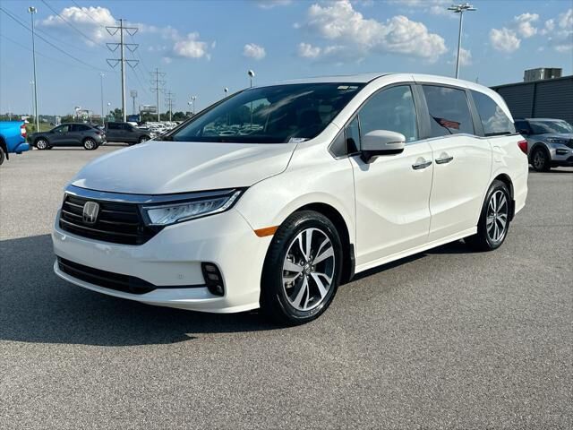 2021 Honda Odyssey Touring — photo 1 of 13