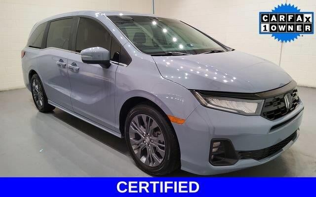 2026 Honda Odyssey Touring — photo 1 of 13