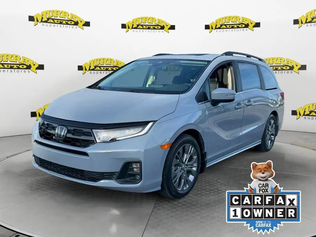 2025 Honda Odyssey Touring — photo 1 of 13