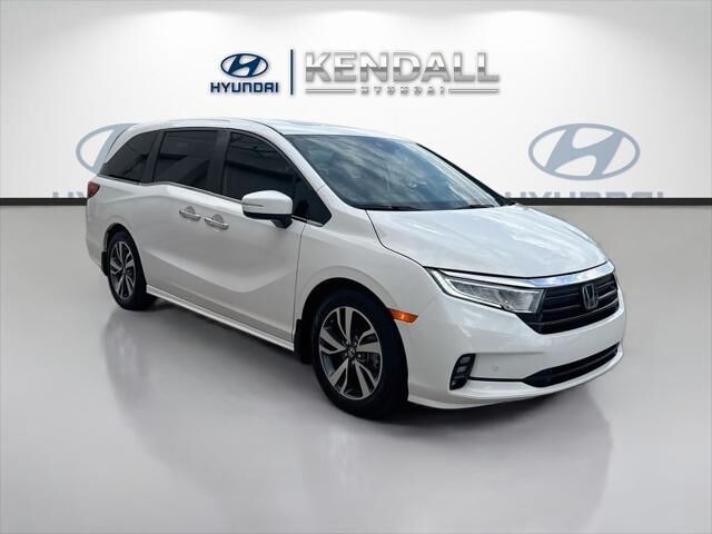 2023 Honda Odyssey Touring — photo 1 of 13
