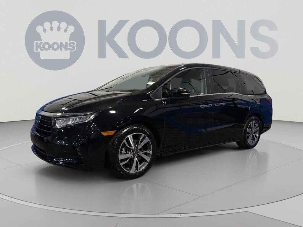 2023 Honda Odyssey Touring — photo 1 of 1