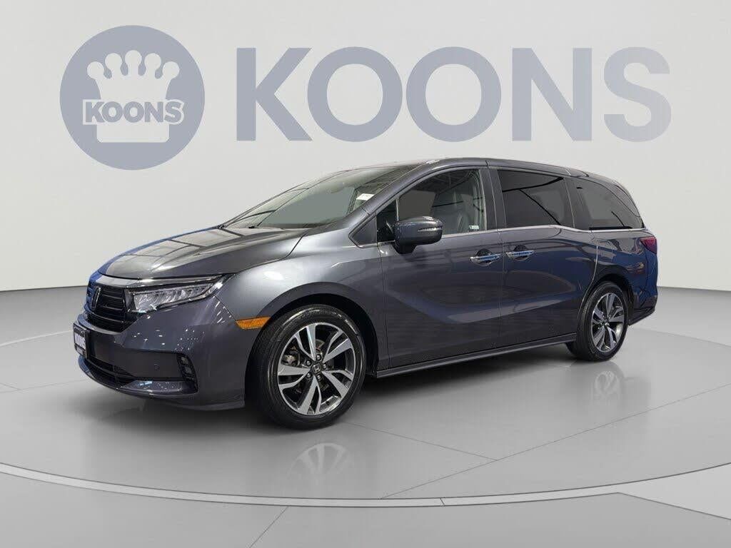 2023 Honda Odyssey Touring — photo 1 of 1