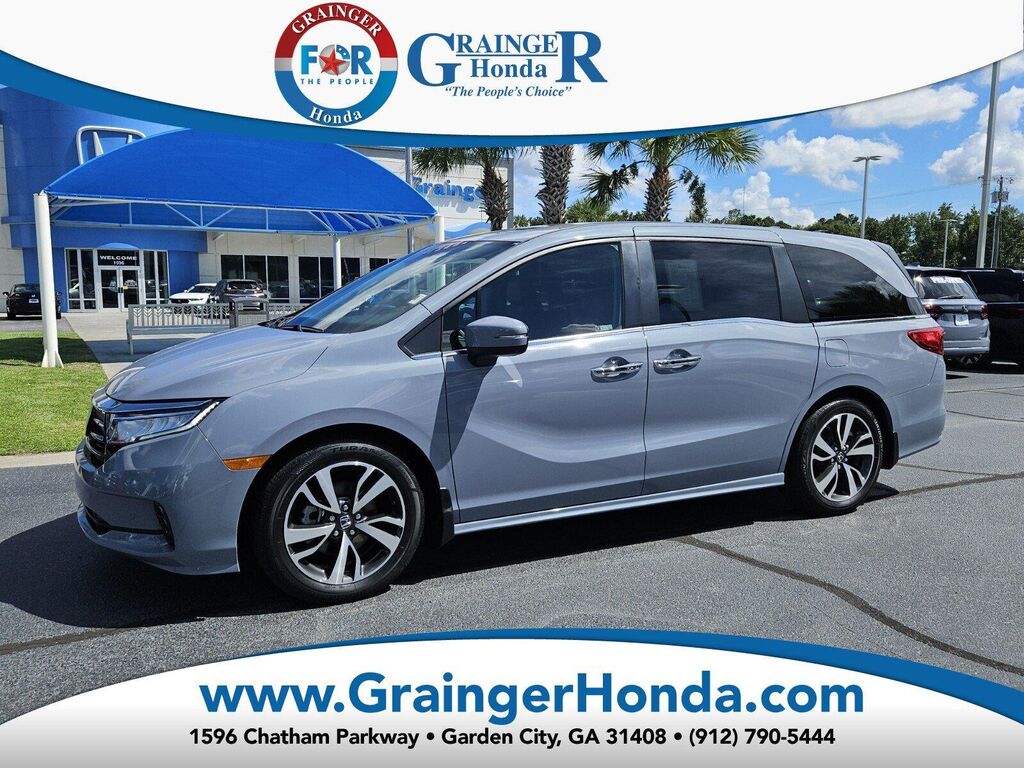 2024 Honda Odyssey Touring — photo 1 of 13