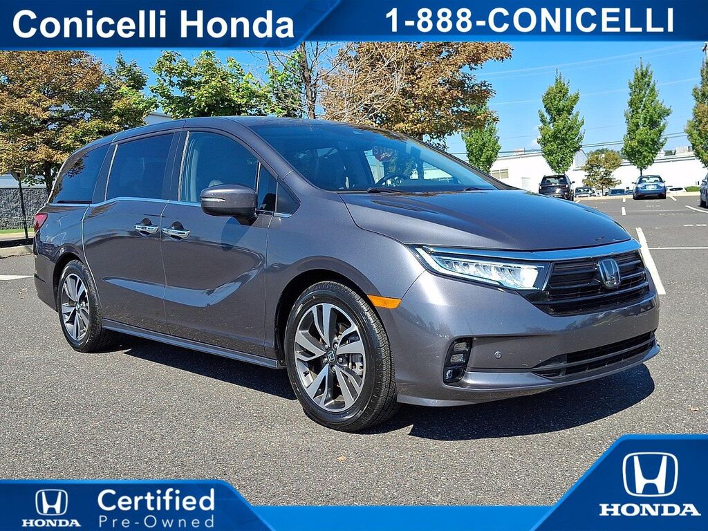 2024 Honda Odyssey Touring — photo 1 of 13