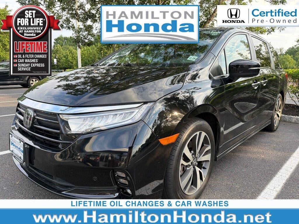 2024 Honda Odyssey Touring — photo 1 of 13