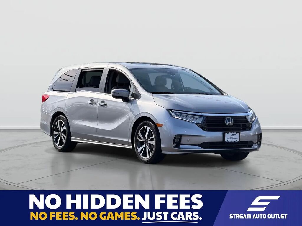2023 Honda Odyssey Touring — photo 1 of 13