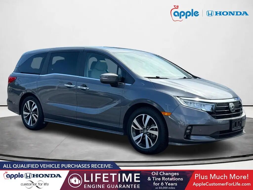 2024 Honda Odyssey Touring — photo 1 of 13