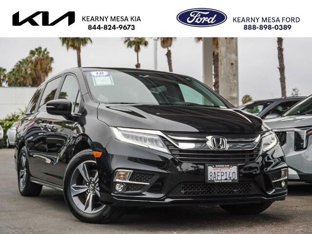 2018 Honda Odyssey Touring — photo 1 of 12