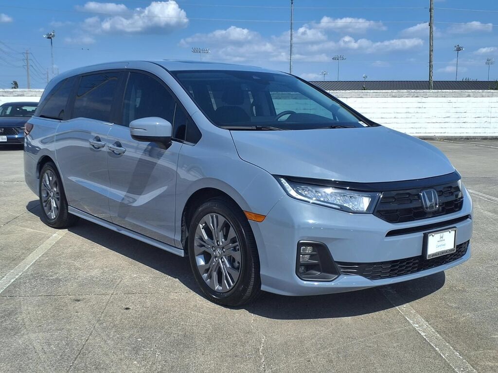 2025 Honda Odyssey TOURING — photo 1 of 7
