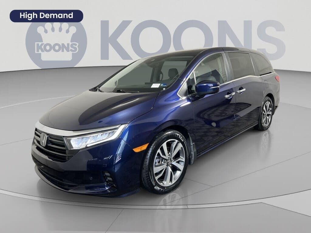 2023 Honda Odyssey Touring — photo 1 of 1