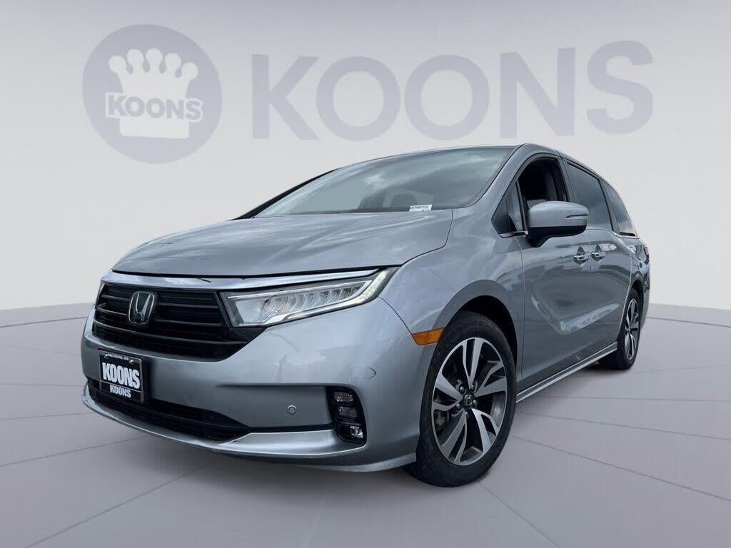 2023 Honda Odyssey Touring — photo 1 of 1