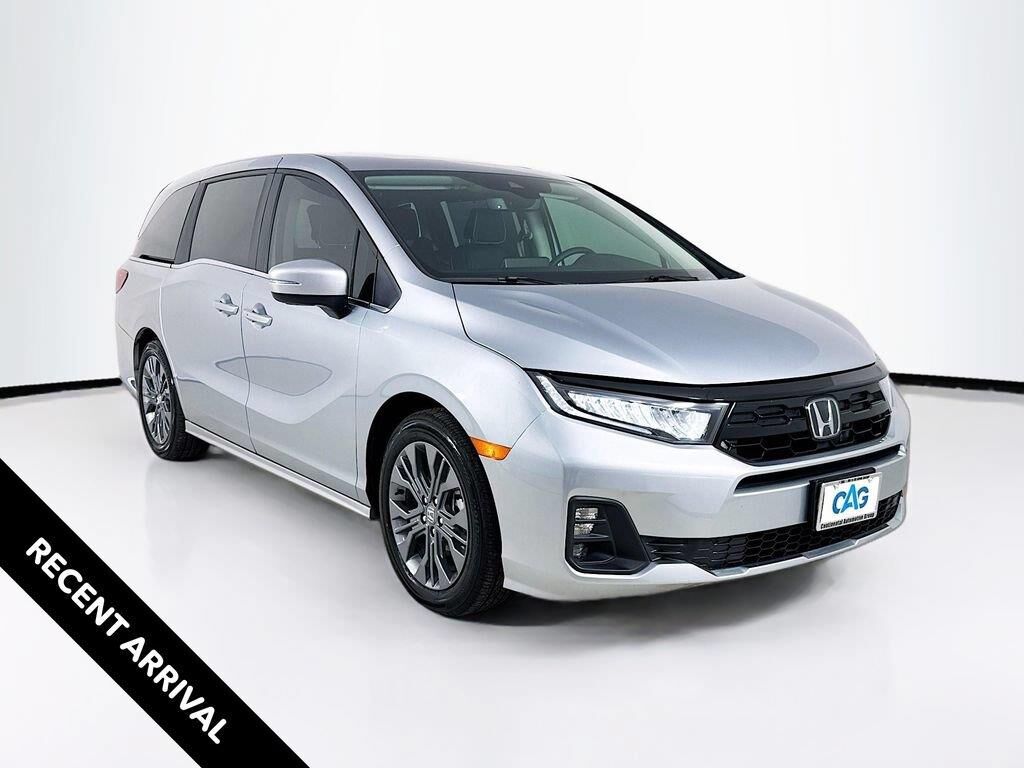 2026 Honda Odyssey Touring — photo 1 of 6