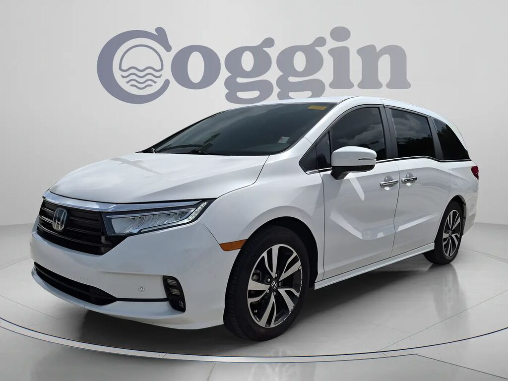 2024 Honda Odyssey Touring — photo 1 of 13