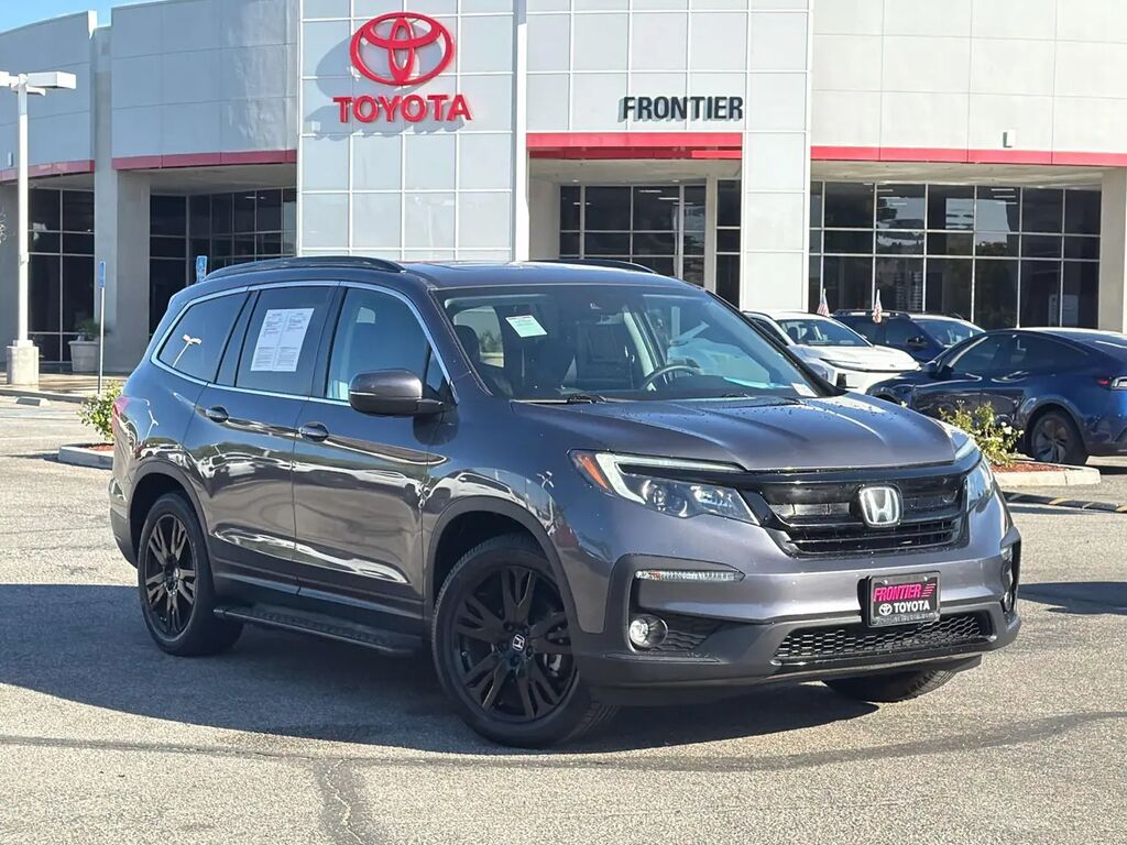 2022 Honda Pilot SE — photo 1 of 13