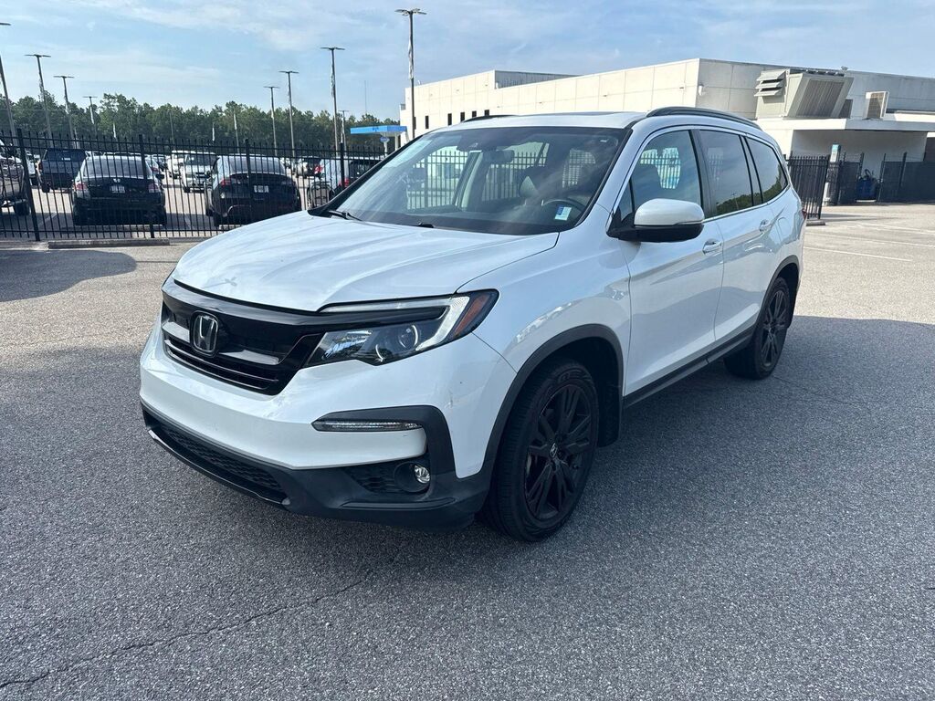 2022 Honda Pilot SE — photo 1 of 14