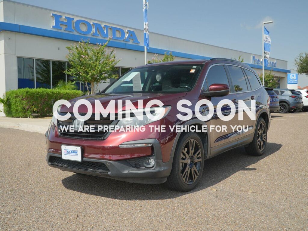 2022 Honda Pilot SE — photo 1 of 8