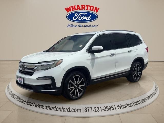 2020 Honda Pilot Touring w/Rear Captain's Chairs