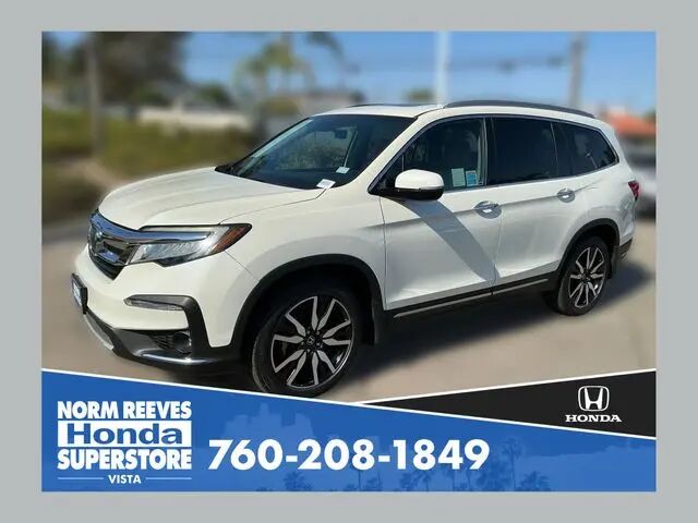2019 Honda Pilot Touring w/Rear Captain's Chairs