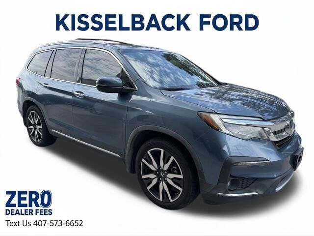 2019 Honda Pilot Touring w/Rear Captain's Chairs