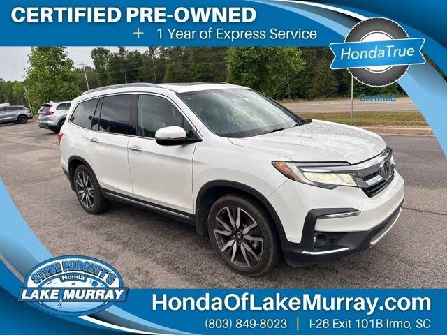 2022 Honda Pilot Touring w/Rear Captain's Chairs