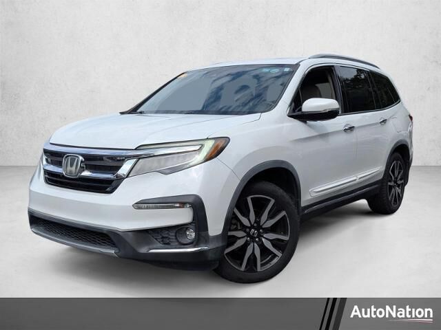 2020 Honda Pilot Touring w/Rear Captain's Chairs — photo 1 of 13