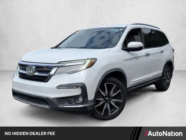 2020 Honda Pilot Touring w/Rear Captain's Chairs