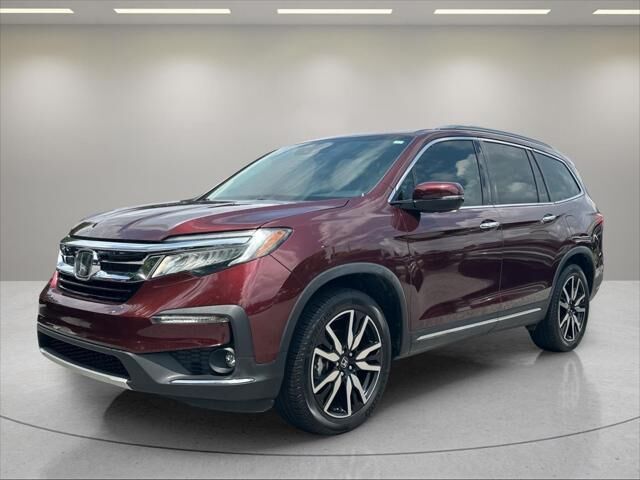 2021 Honda Pilot Touring w/Rear Captain's Chairs — photo 1 of 13