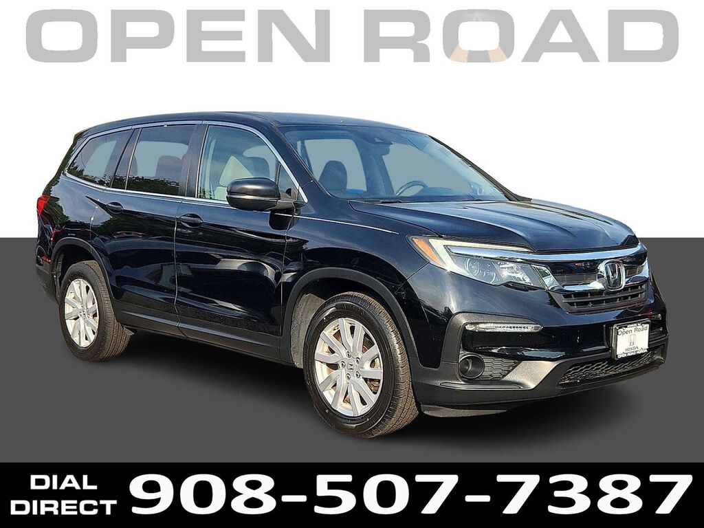 2019 Honda Pilot AWD LX — photo 1 of 7