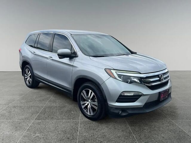 2017 Honda Pilot EX — photo 1 of 13