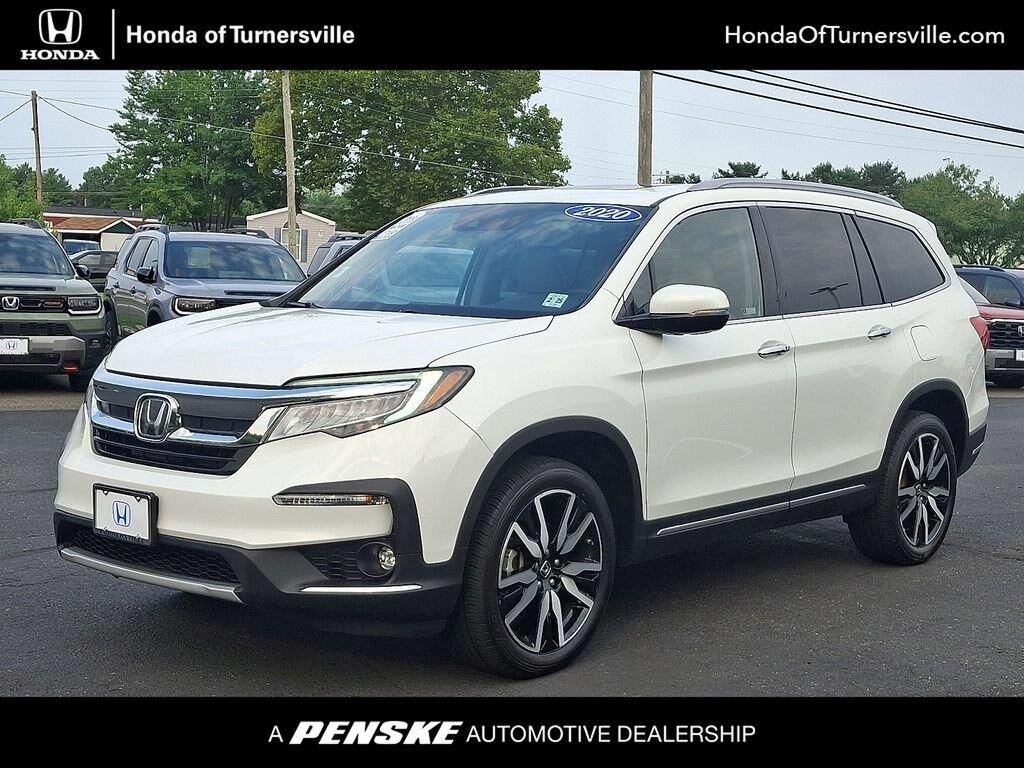 2020 Honda Pilot Touring w/Rear Captain's Chairs — photo 1 of 13