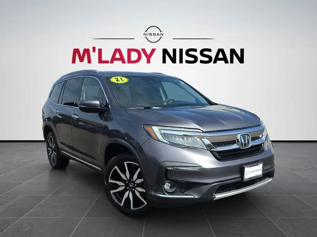 2021 Honda Pilot Touring w/Rear Captain's Chairs — photo 1 of 13