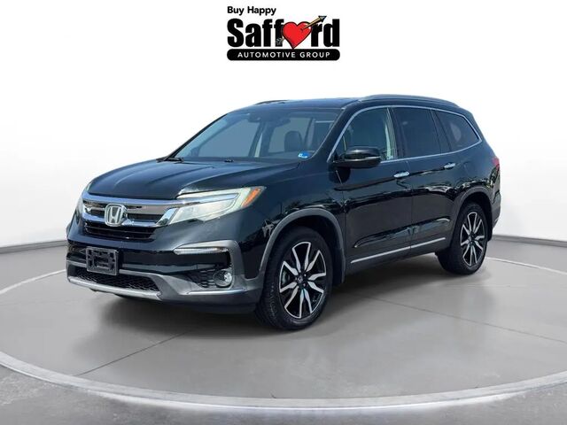 2019 Honda Pilot Touring w/Rear Captain's Chairs