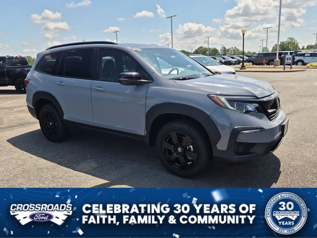 2022 Honda Pilot TrailSport — photo 1 of 13