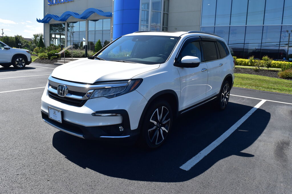 2022 Honda Pilot AWD TOURING — photo 1 of 7