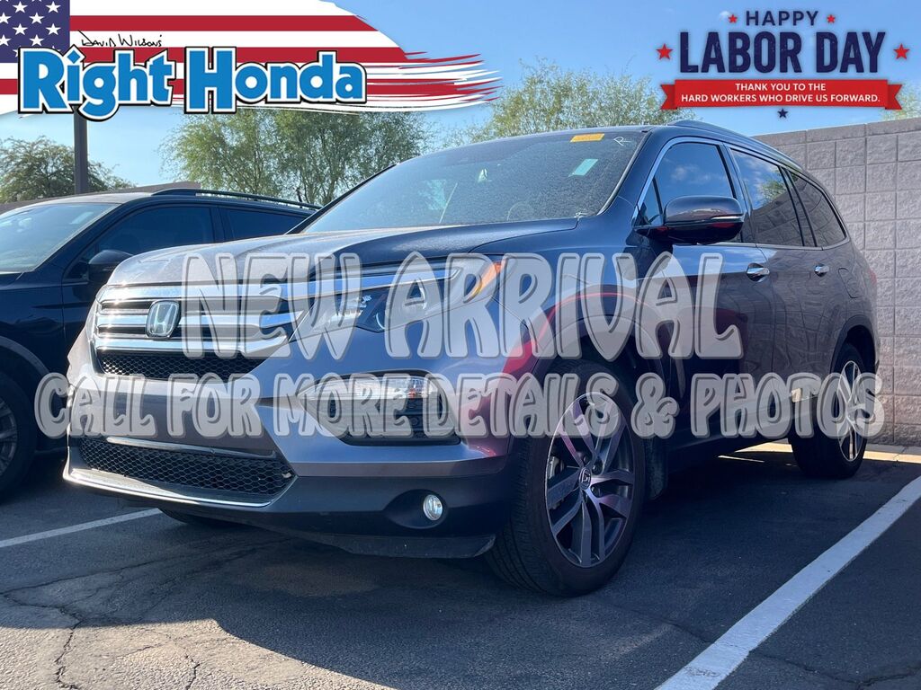 2017 Honda Pilot AWD Touring — photo 1 of 6