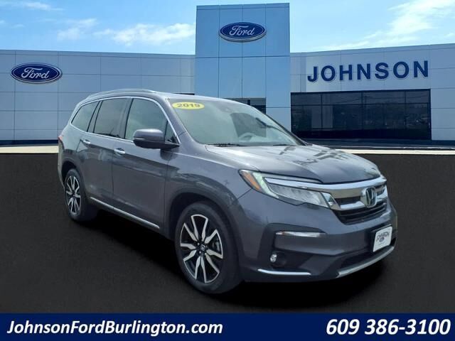 2019 Honda Pilot Touring — photo 1 of 4