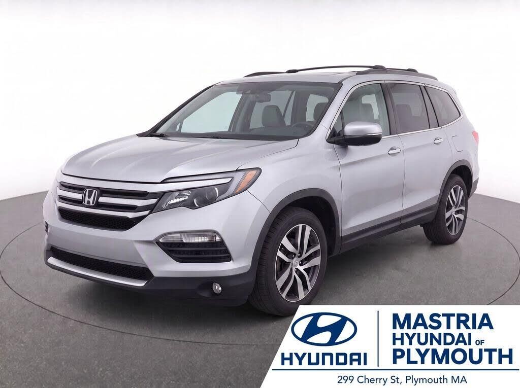2018 Honda Pilot Touring — photo 1 of 1