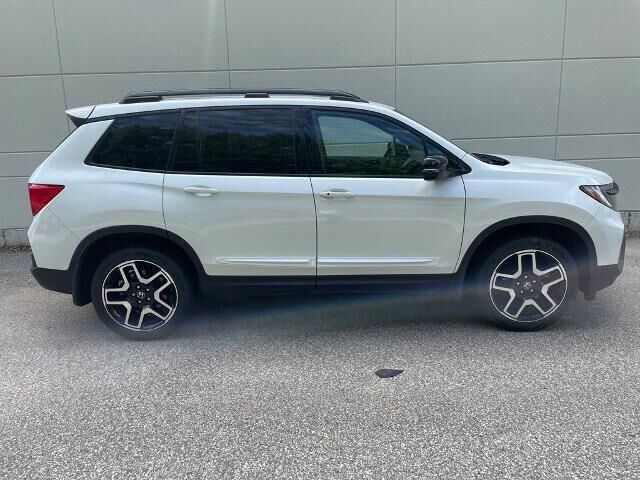 2022 Honda Passport Elite — photo 1 of 9