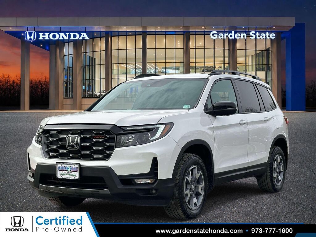 2023 Honda Passport TrailSport — photo 1 of 13