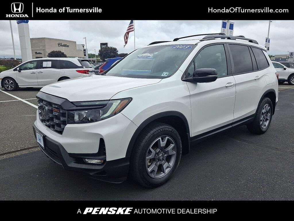 2023 Honda Passport TrailSport — photo 1 of 13
