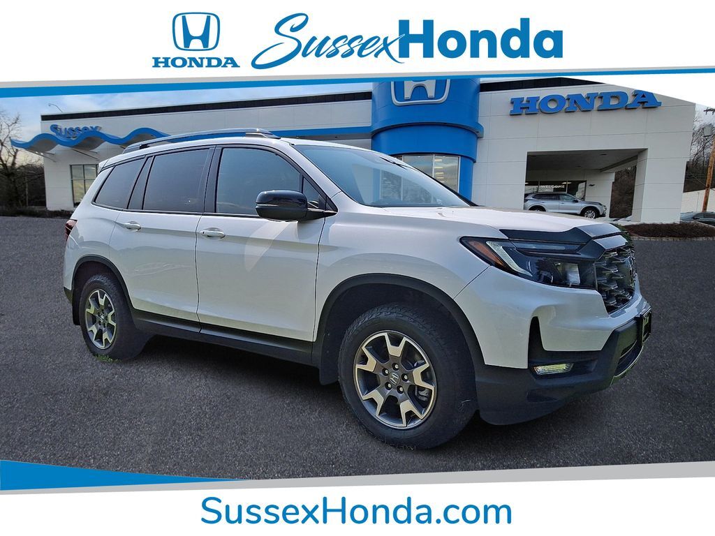 2023 Honda Passport TrailSport — photo 1 of 13