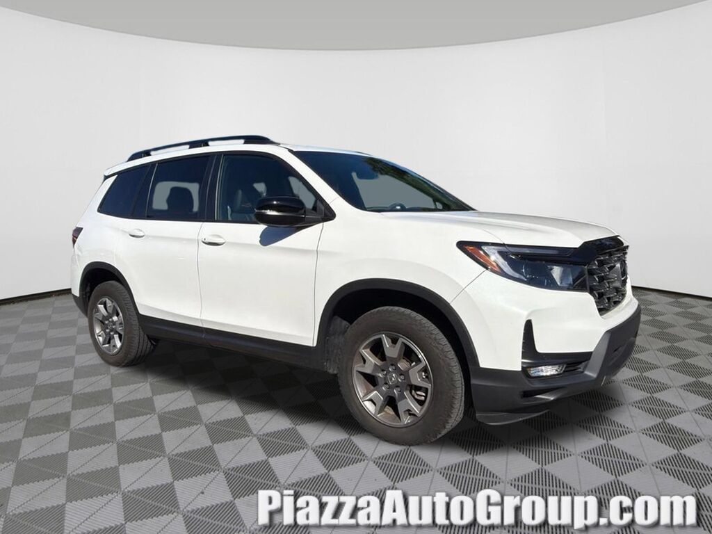 2023 Honda Passport TrailSport — photo 1 of 13