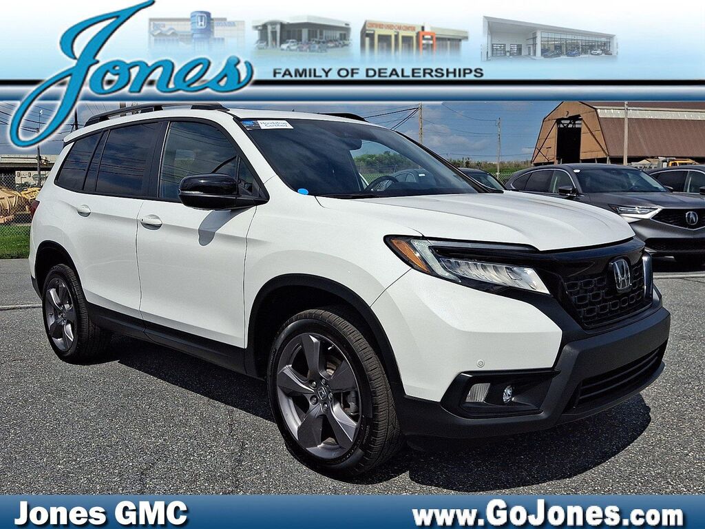 2021 Honda Passport Touring — photo 1 of 13