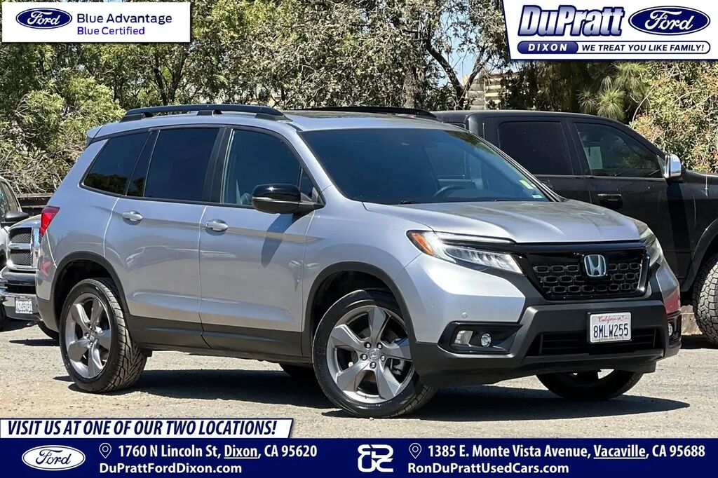 2019 Honda Passport Touring — photo 1 of 12