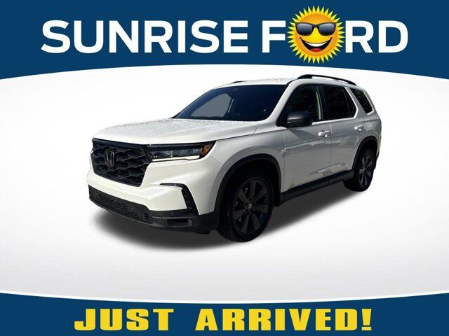 2025 Honda Pilot Sport — photo 1 of 13