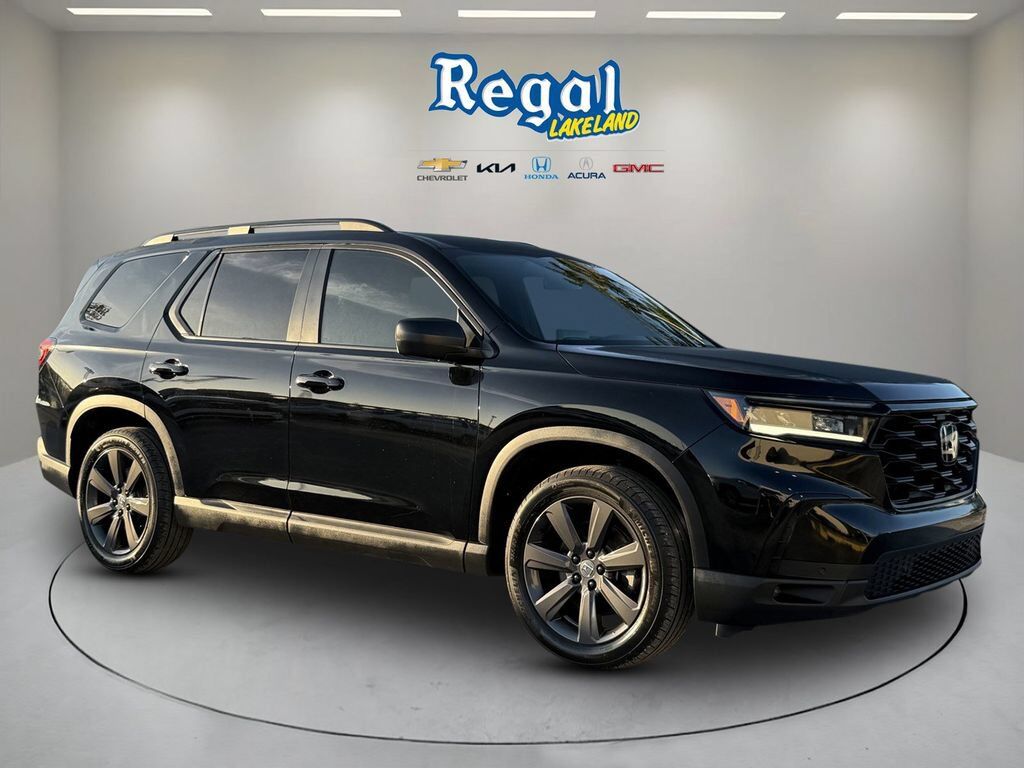 2025 Honda Pilot AWD Sport — photo 1 of 7