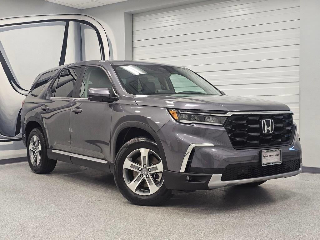 2025 Honda Pilot — photo 1 of 13