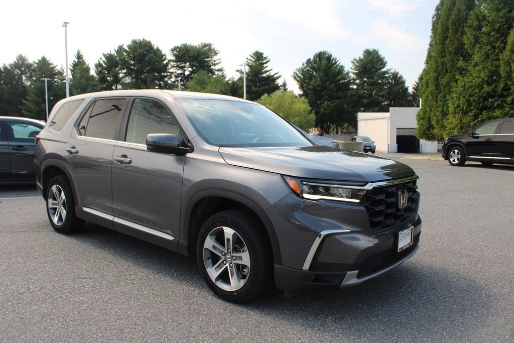 2025 Honda Pilot AWD EX-L — photo 1 of 7