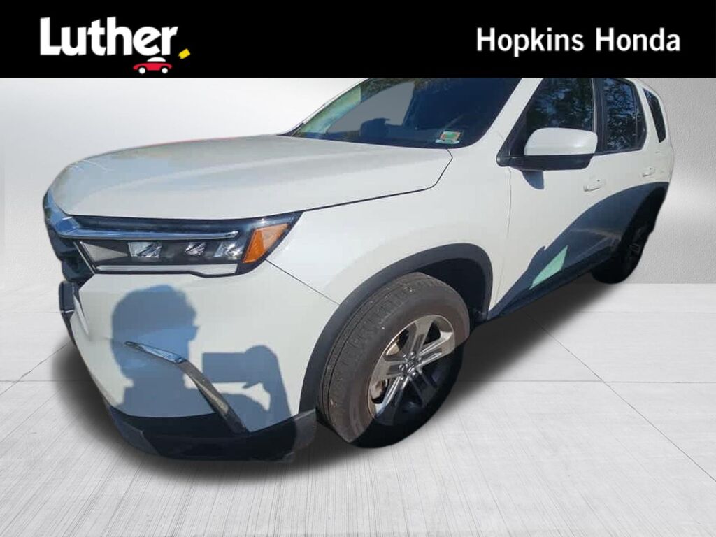2024 Honda Pilot AWD EX-L 7P — photo 1 of 7